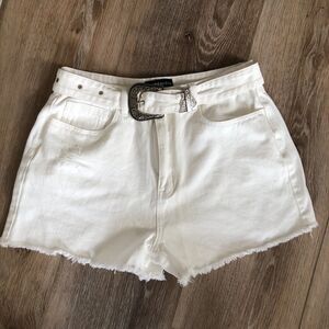 Kittenish Hi Rise Frayed White Denim Cut Off Jean Shorts Western Belt NWT 28 $52